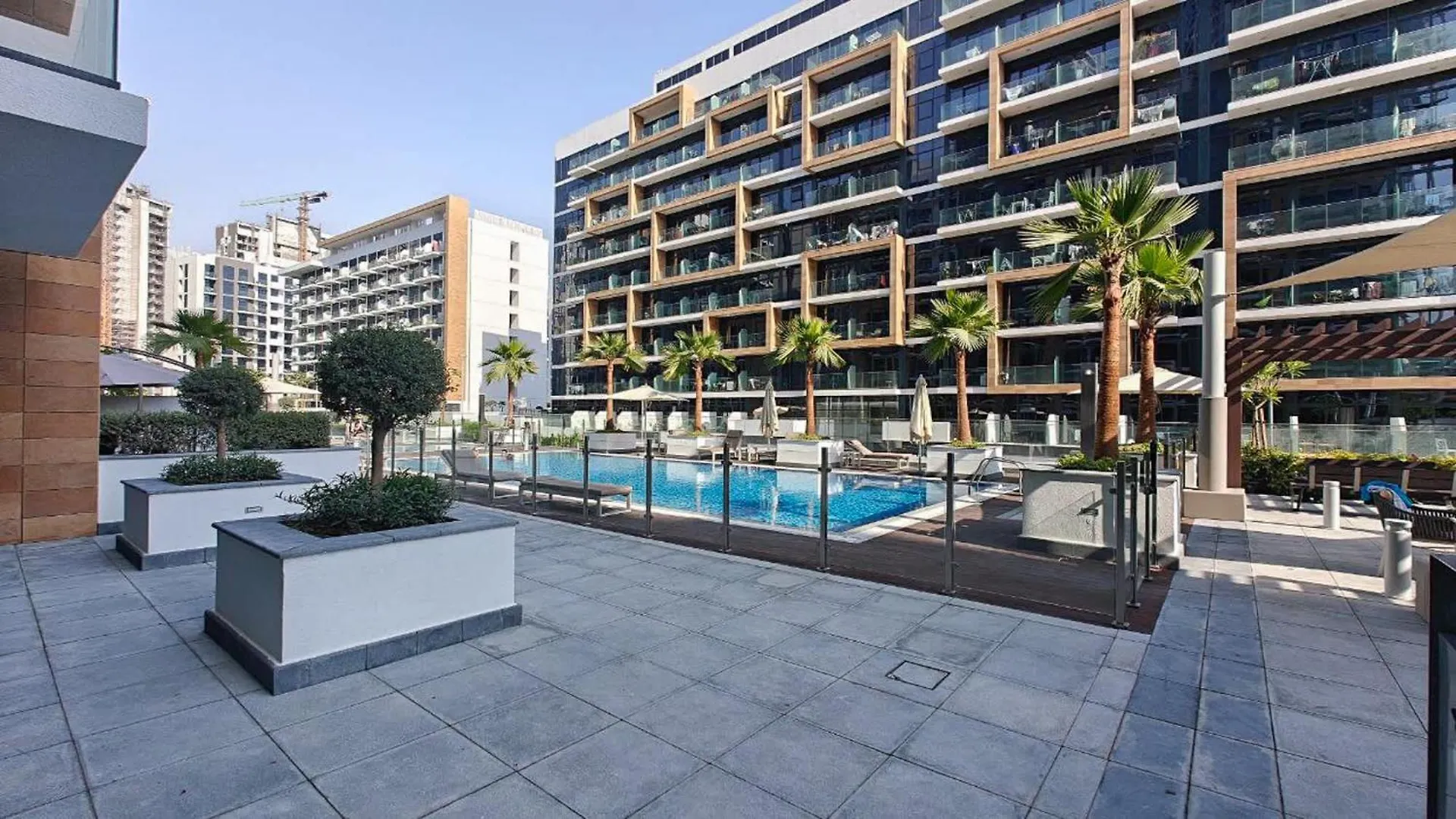 Appartement Peaceful Studio In Azizi Riviera 38 With Pool View Dubai